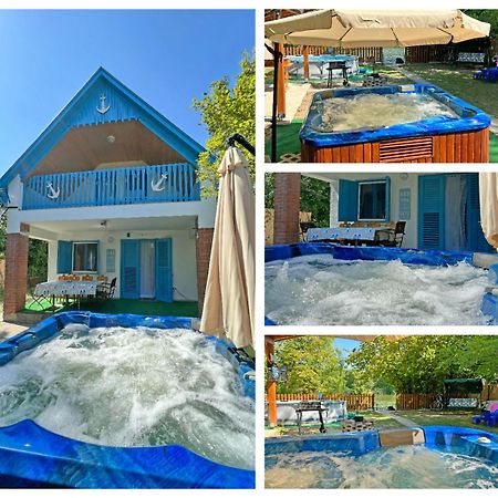 Villa Popeye Jakuzzis Nyaralohaz Бекессентандраш Экстерьер фото