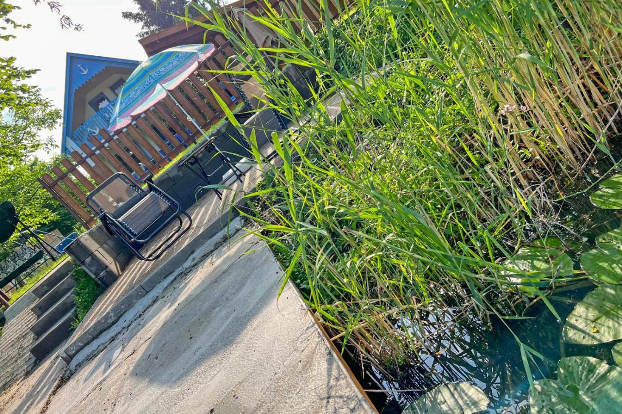 Villa Popeye Jakuzzis Nyaralohaz Бекессентандраш Экстерьер фото